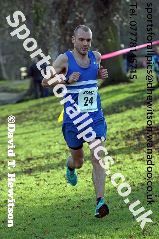 Morpeth Harriers 11k Road Race on New Year's Day. Photo: David T. Hewitson/Sports for All Pics